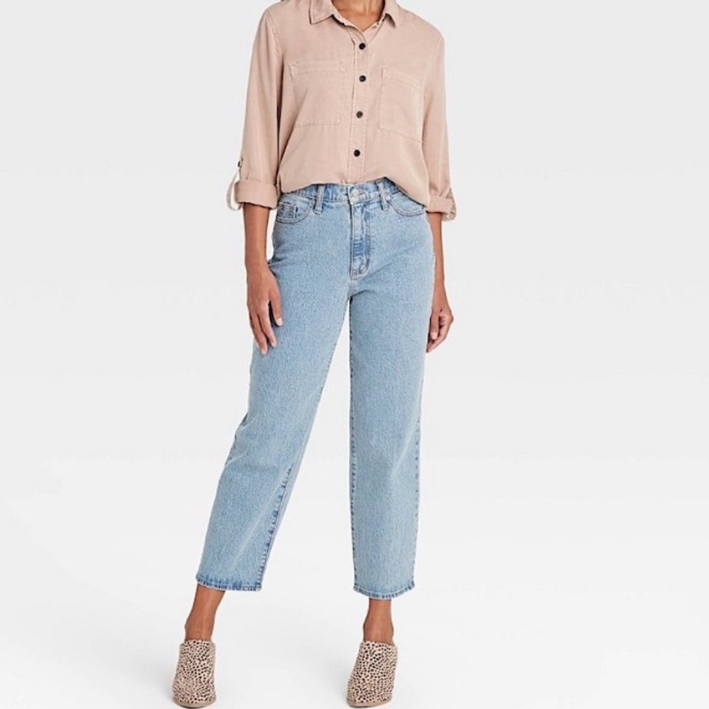 Light Blue High-Rise Straight Crop Jeans - Women's